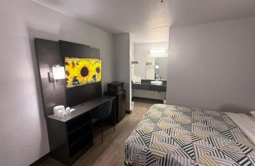Berwick Hotel | Motel 6-Des Moines, IA - North