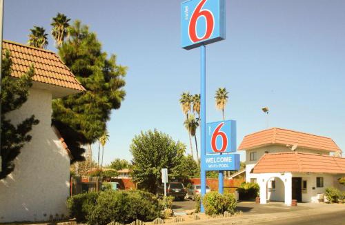 Fresno Hotel | Motel 6-Fresno, CA