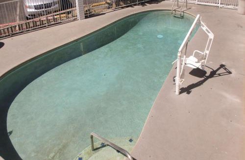 Fresno Hotel | Motel 6-Fresno, CA