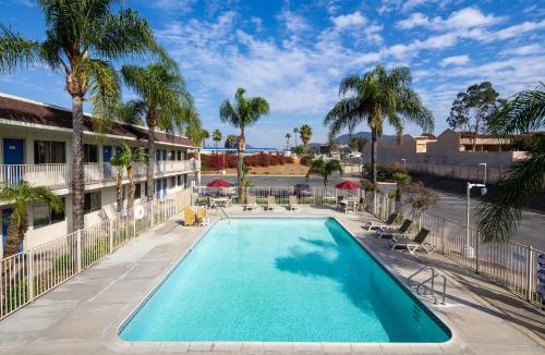 Rubidoux Hotel | Motel 6 Jurupa Valley CA Riverside West