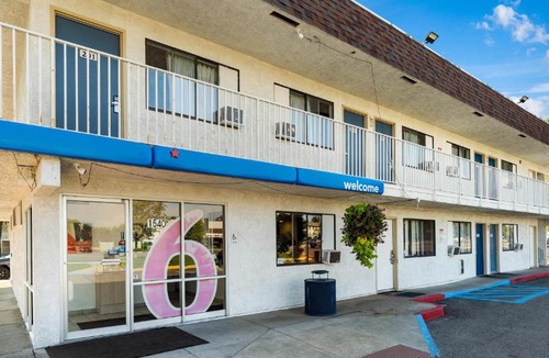 Kalispell Hotel | Motel 6-Kalispell, MT