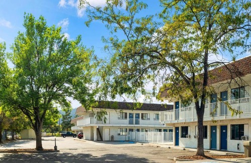 Kalispell Hotel | Motel 6-Kalispell, MT