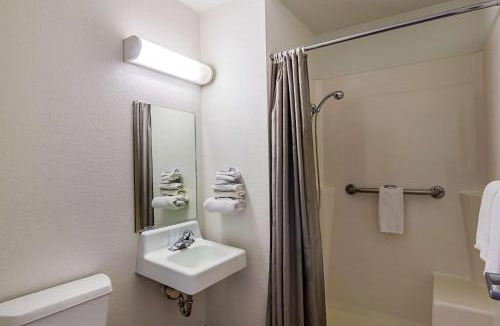 Laramie Hotel | Motel 6-Laramie, WY