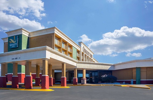 Highlands Hotel | Motel 6 Lincoln, NE - Airport