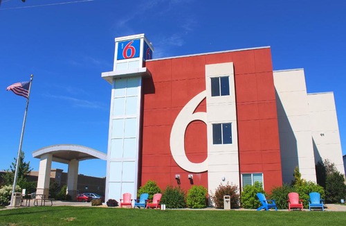 Mankato Hotel | Motel 6-Mankato, MN