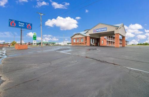 Metropolis Hotel | Motel 6-Metropolis, IL