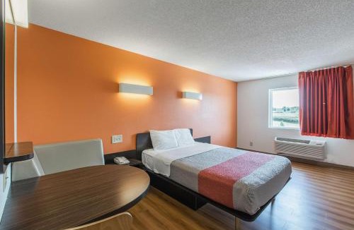South Central Omaha Hotel | Motel 6 Omaha - Central