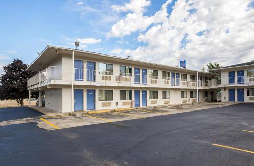 Rochester Hotel | Motel 6-Rochester, MN