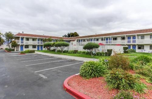 Salinas Hotel | Motel 6-Salinas, CA - North Monterey Area