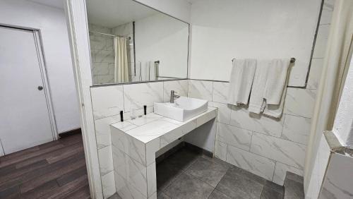 Tijuana Hotel | Motel Olvera
