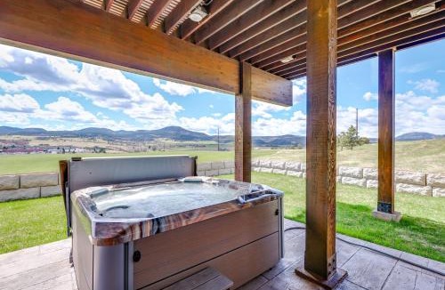 Spearfish House | Motorcycle-Themed Home in Spearfish w/Hot Tub!