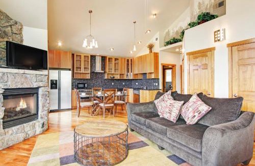 Estes Park Apartment | Mount Cairns 16A Condo