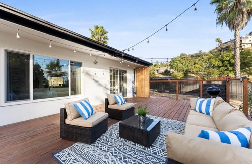 Mount Helix House | Mount Helix, Jacuzzi, King Bed, EV Charger