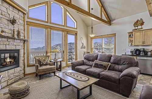 Estes Park Condo | Mount Neota 33 - 2 Br Condo - Private Hot Tub - Lake/Mountain Views!