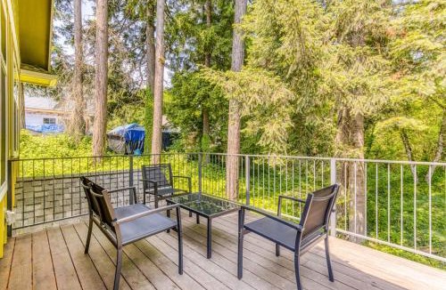 Stevenson House | Mountain and river-view home & studio with fireplace grills outdoor areas