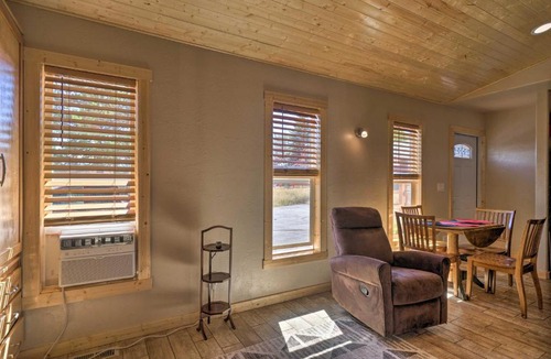 Woodland Park Apartment | Mountain Cabin, Walk to Dining/Memorial Park!