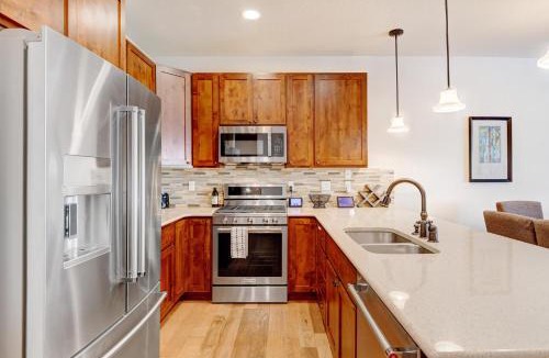 Rendezvous House | Mountain Chalet 123 I Private Hot Tub I Great Views I Activity Program
