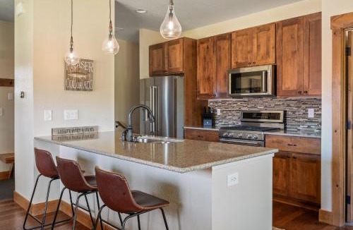Rendezvous House | Mountain Chalet 138 I Private Hot Tub I Great Views I I Activity Program