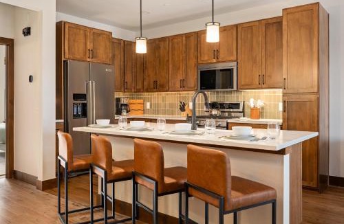 Rendezvous House | Mountain Chalet 24 I Private Hot Tub I Great Views I Activity Program