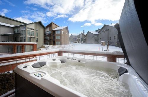 Rendezvous House | Mountain Chalet 24 I Private Hot Tub I Great Views I Activity Program