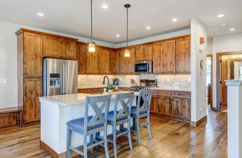 Rendezvous House | Mountain Chalet 47 I Great Views I Private Hot Tub I Activity Program