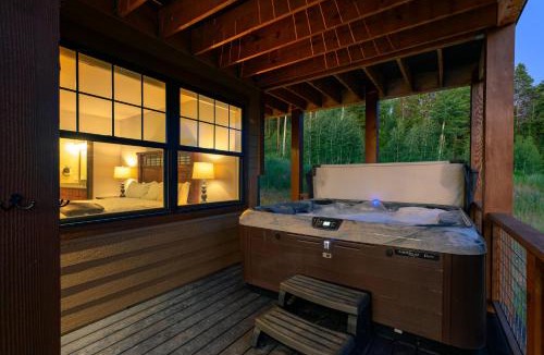 Rendezvous House | Mountain Chalet 7 I Private Hot Tub I Amazing Views I Activity Program