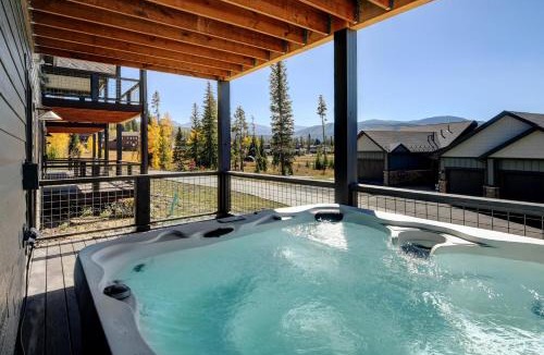 Rendezvous House | Mountain Chalet 95 I Private Hot Tub I Great Views I Activity Program