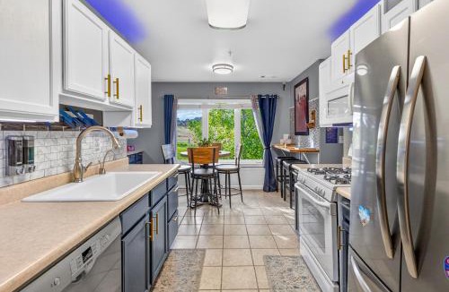 New Castle Apartment | Mountain & Golf View Condo Near Glenwood Springs