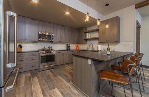 Big Sky House | Mountain Lake Condo - Unit 102B