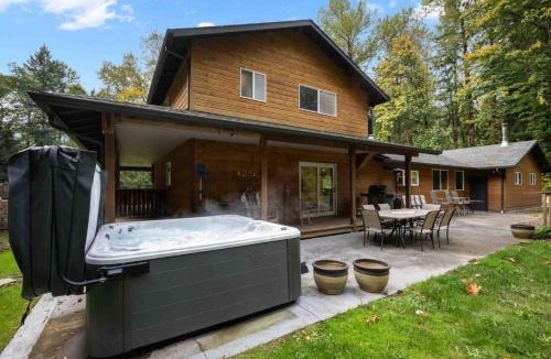 Welches House | Mountain Morning