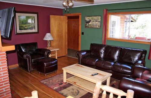 Estes Park House | Mountain Pine Cabin by Rocky Mountain Resorts- #20NCD0296