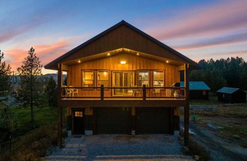 Island Park House | Mountain Top Retreat