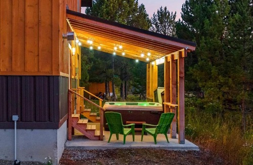 Island Park House | Mountain Top Retreat - Walk to River, Game Room, Hot Tub, Yellowstone