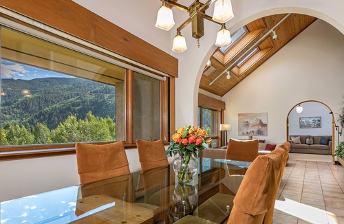 Mountain Valley House | Mountain Valley Serenity (STR.0100.2022)
