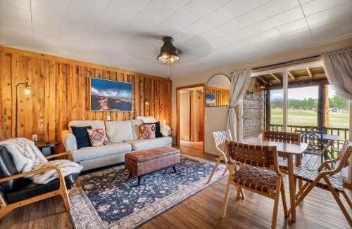 Custer House | Mountain View Gem BHBungalows #2