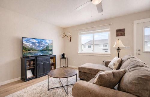 Bozeman Apartment | Mountain View Haven in Belgrade