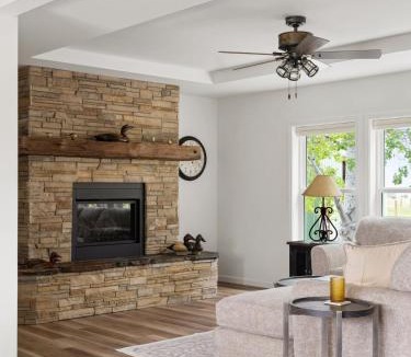 Bozeman House | Mountain View Home on 2 Acres