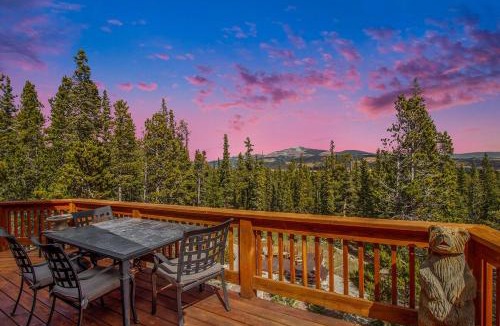 Valley of the Sun House | Mountain Views Hot tub 35min to Breck Pet Friendly