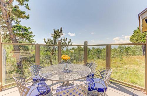 Black Hawk House | Mountain Views + Hot Tub: Airy Forest Escape!