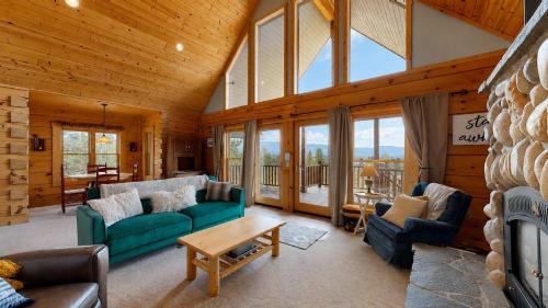 New Meadows House | Mountain Views on the 45th Parallel