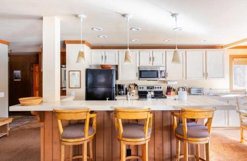 Mammoth Lakes Apartment | Mountainback 27