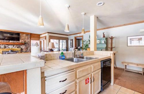 Mammoth Lakes Apartment | Mountainback 27