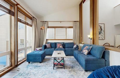 Silvercreek Apartment | Mountainside 049