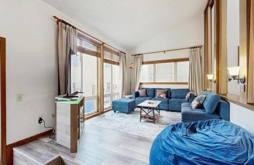 Silvercreek Apartment | Mountainside 049