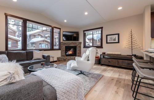 Mammoth Lakes House | Mountainside 15