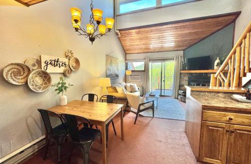Lutsen House | Mountainside Ski-In/Ski-Out | Pool & Hot Tub