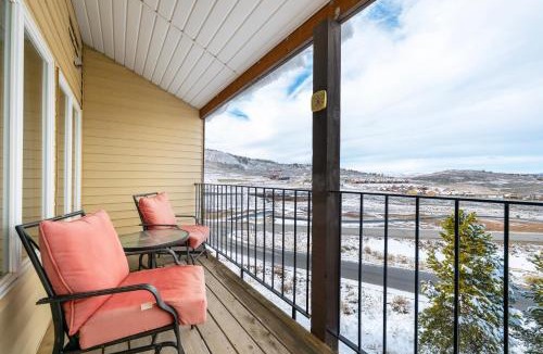 Silvercreek Apartment | Mountainside Unit B-8