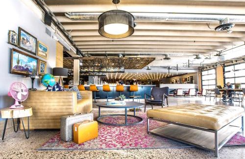 Tempe Hotel | MOXY Phoenix Tempe/ASU Area