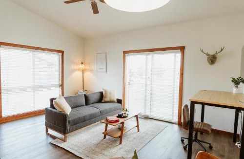 Kalispell Hotel | Mt Stimson Suite Work-From-Anywhere-Ready