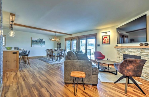 Dillon House | Mtn/Lake Views & 3 Mi to Skiing: Dillon Condo